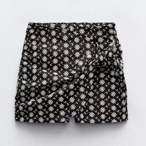 Zara embroidered Skort